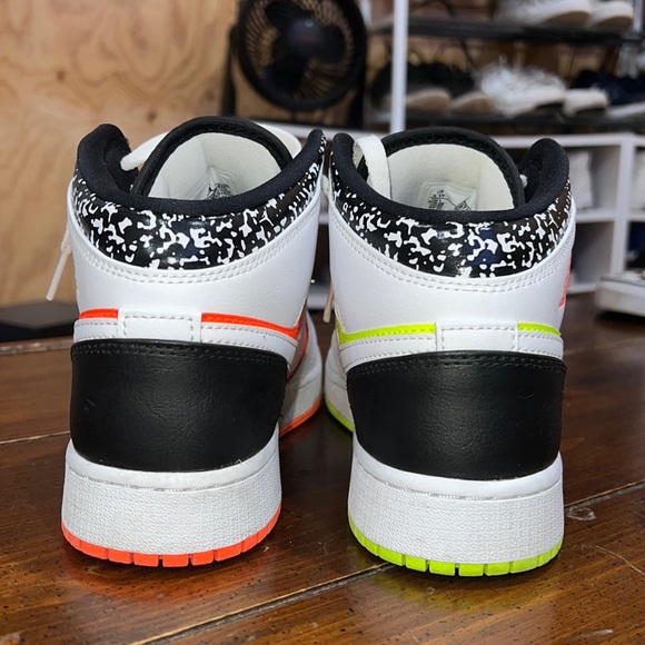 Air Jordan 1 Mid Top GS “Notebook” - Picture 3 of 4